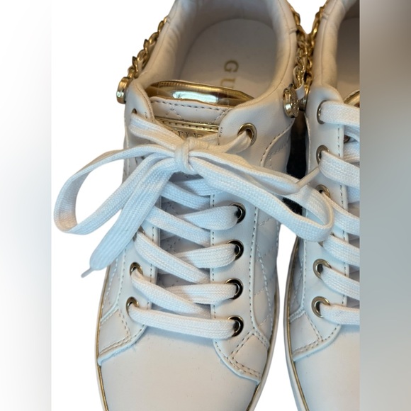 GUESS | Reney Chain Quilted Sneakers | Size 7.5 - Picture 5 of 16